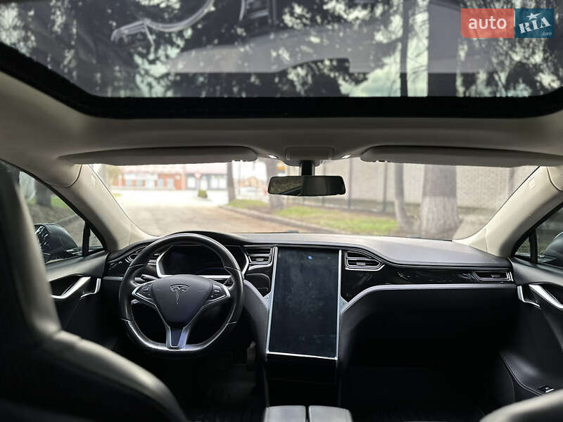 Лифтбек Tesla Model S 2014 в Виннице