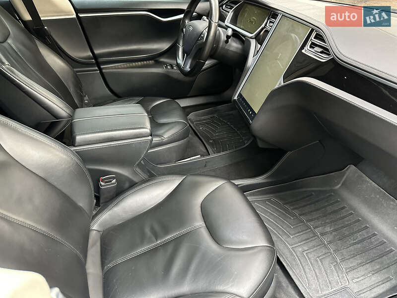 Лифтбек Tesla Model S 2014 в Виннице