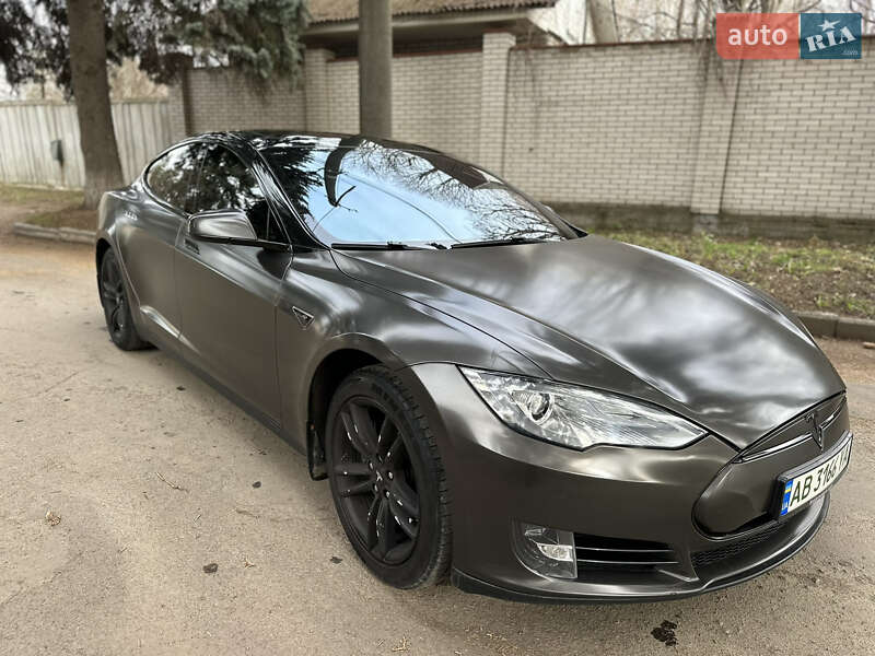 Лифтбек Tesla Model S 2014 в Виннице