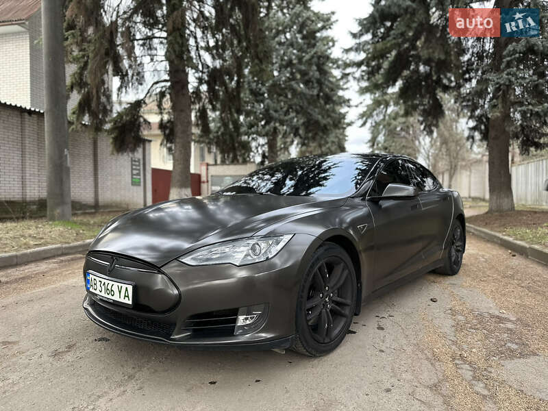 Лифтбек Tesla Model S 2014 в Виннице