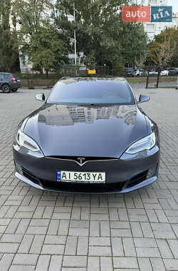 Лифтбек Tesla Model S 2017 в 