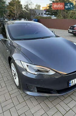 Лифтбек Tesla Model S 2017 в 