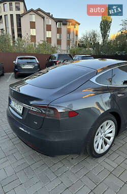 Лифтбек Tesla Model S 2017 в 