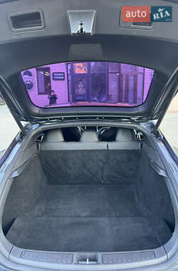 Лифтбек Tesla Model S 2017 в 