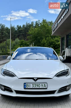 Лифтбек Tesla Model S 2016 в 
