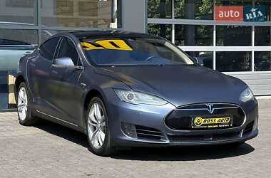 Tesla Model S 2015