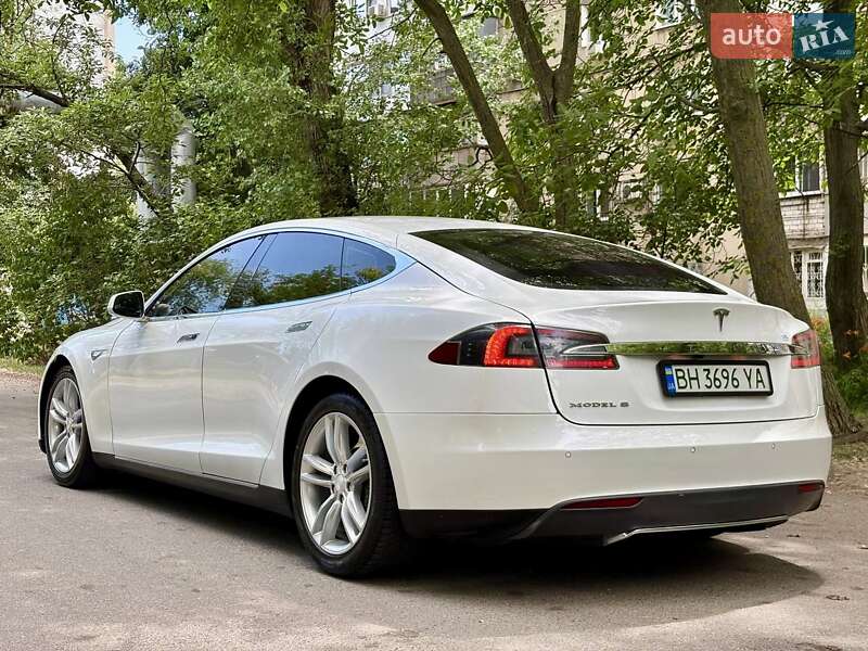 Лифтбек Tesla Model S 2013 в Одессе