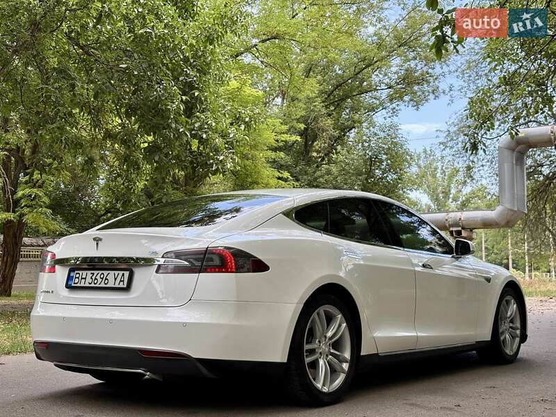Лифтбек Tesla Model S 2013 в Одессе