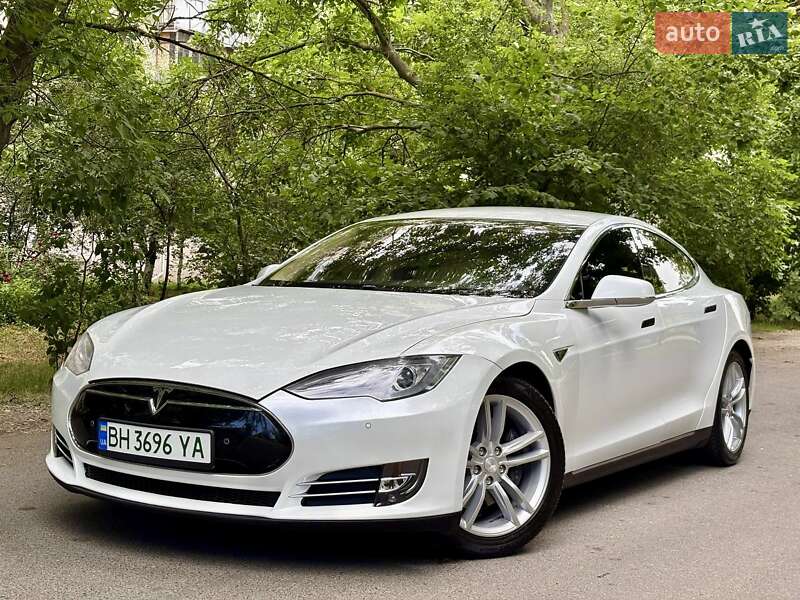 Лифтбек Tesla Model S 2013 в Одессе