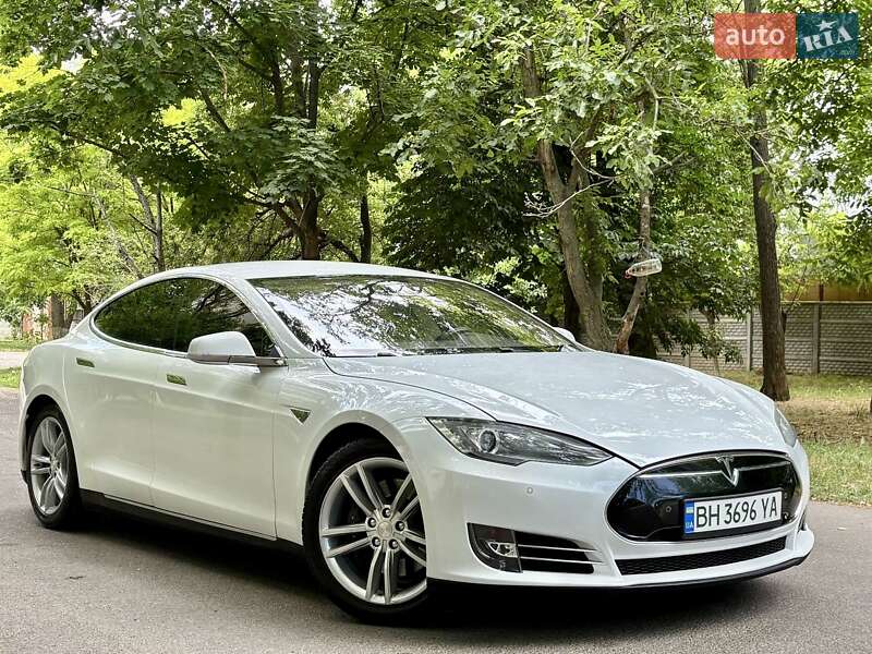 Лифтбек Tesla Model S 2013 в Одессе