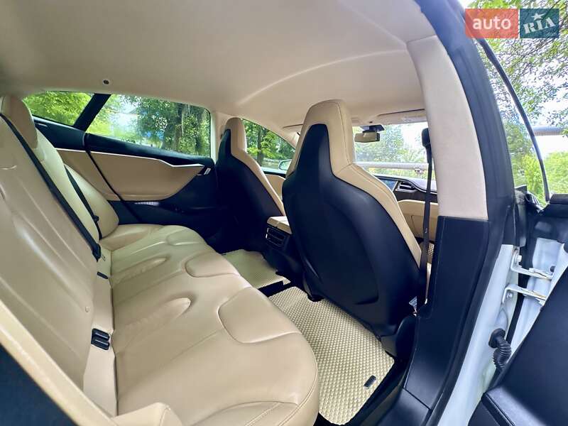 Лифтбек Tesla Model S 2013 в Одессе