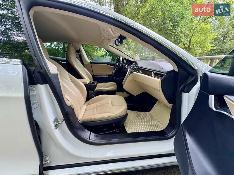 Лифтбек Tesla Model S 2013 в Одессе