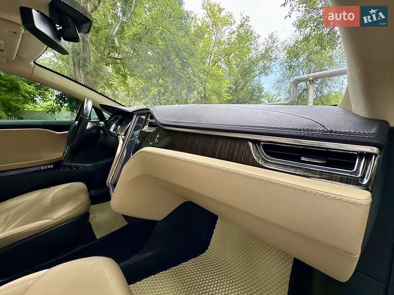 Лифтбек Tesla Model S 2013 в Одессе
