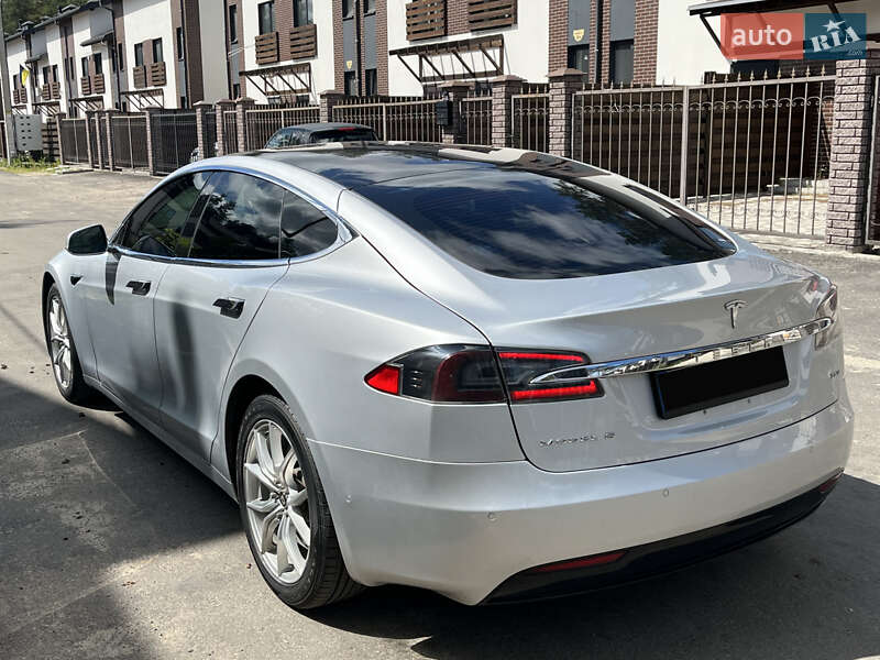 Лифтбек Tesla Model S 2018 в Гостомеле