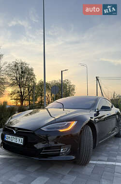 Лифтбек Tesla Model S 2018 в Виннице