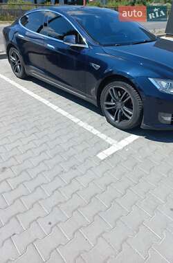 Лифтбек Tesla Model S 2014 в 
