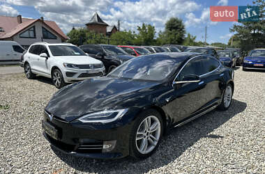 Лифтбек Tesla Model S 2020 в 