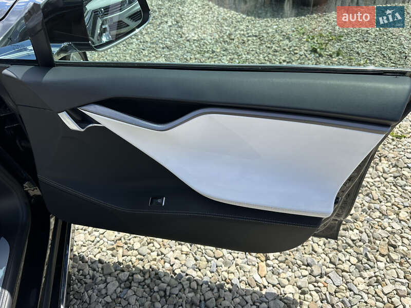 Лифтбек Tesla Model S 2020 в Ивано-Франковске