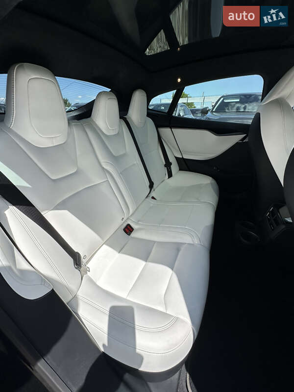 Лифтбек Tesla Model S 2020 в Ивано-Франковске