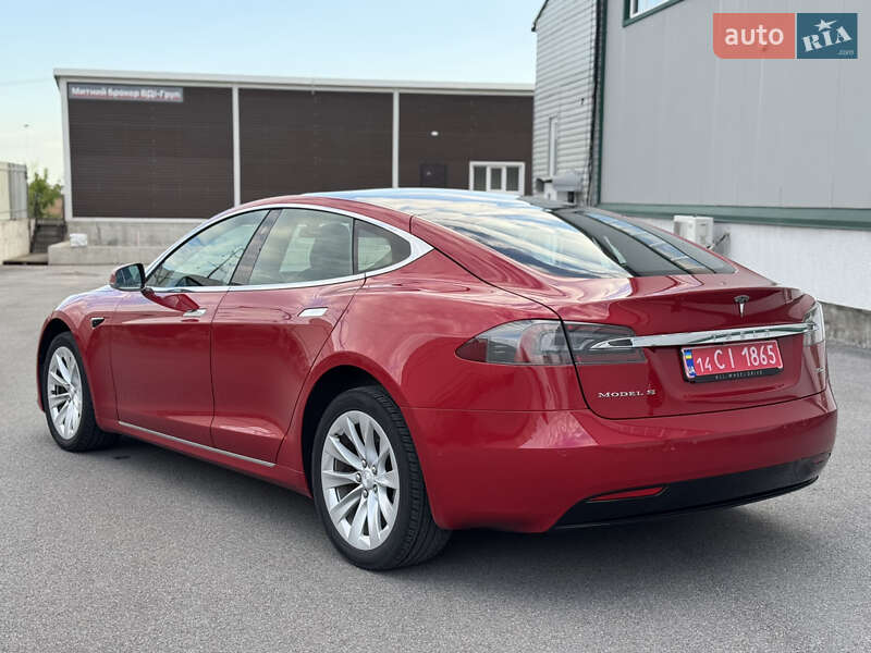 Лифтбек Tesla Model S 2018 в Виннице
