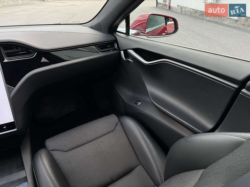 Лифтбек Tesla Model S 2018 в Виннице