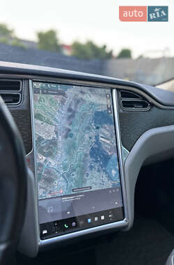 Лифтбек Tesla Model S 2013 в 