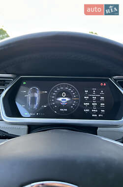 Лифтбек Tesla Model S 2013 в 