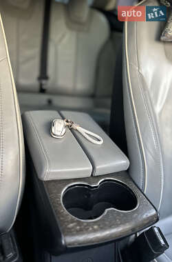 Лифтбек Tesla Model S 2013 в 