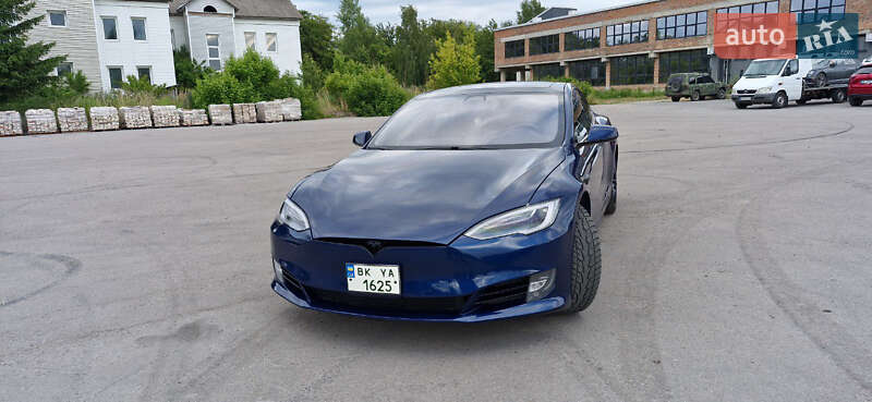 Ліфтбек Tesla Model S 2016 в 