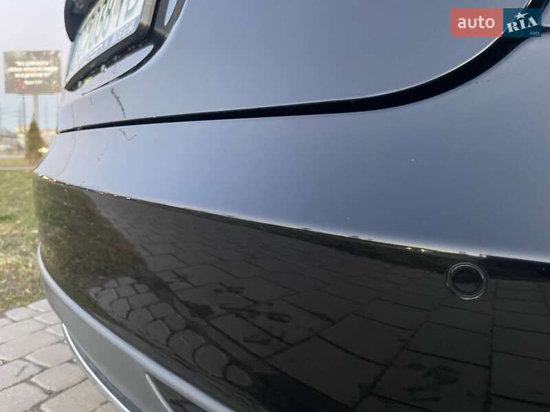 Лифтбек Tesla Model S 2014 в Львове