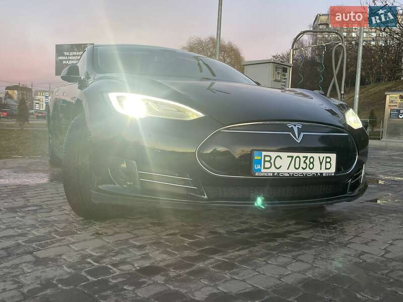 Лифтбек Tesla Model S 2014 в Львове