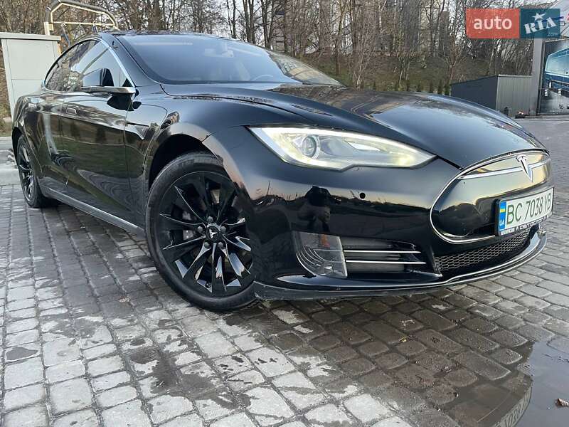 Лифтбек Tesla Model S 2014 в Львове