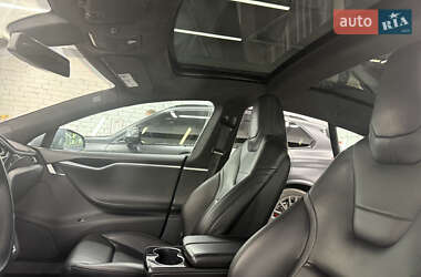 Лифтбек Tesla Model S 2015 в 
