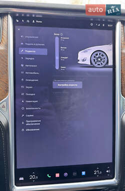 Лифтбек Tesla Model S 2017 в 