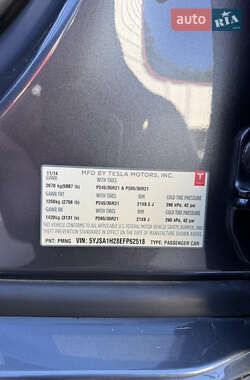 Лифтбек Tesla Model S 2014 в 