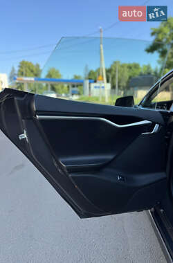 Лифтбек Tesla Model S 2014 в 