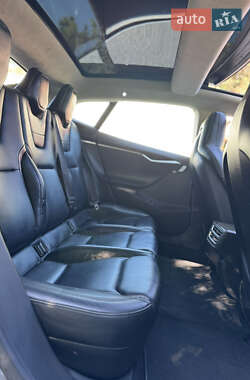Лифтбек Tesla Model S 2014 в 