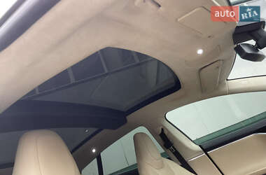 Лифтбек Tesla Model S 2014 в 