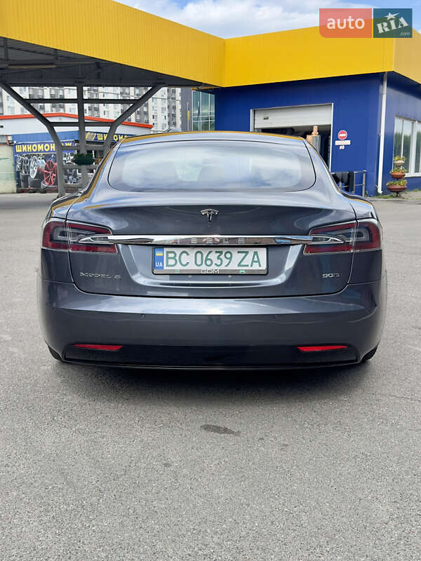 Лифтбек Tesla Model S 2017 в Киеве