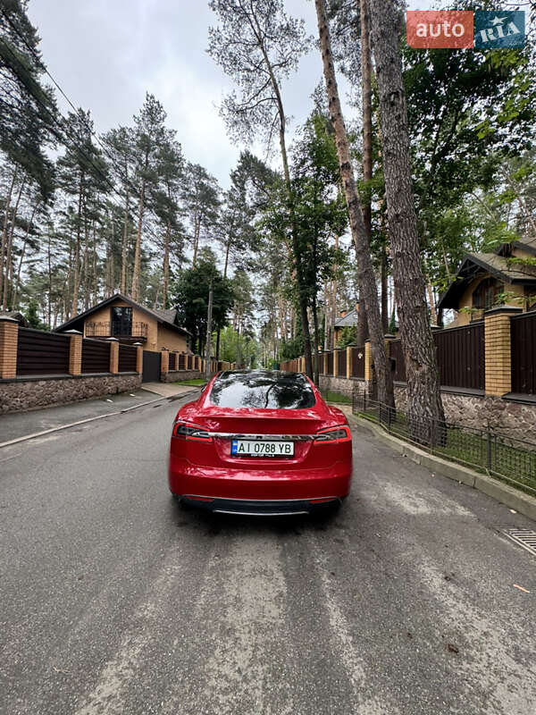 Лифтбек Tesla Model S 2014 в Киеве