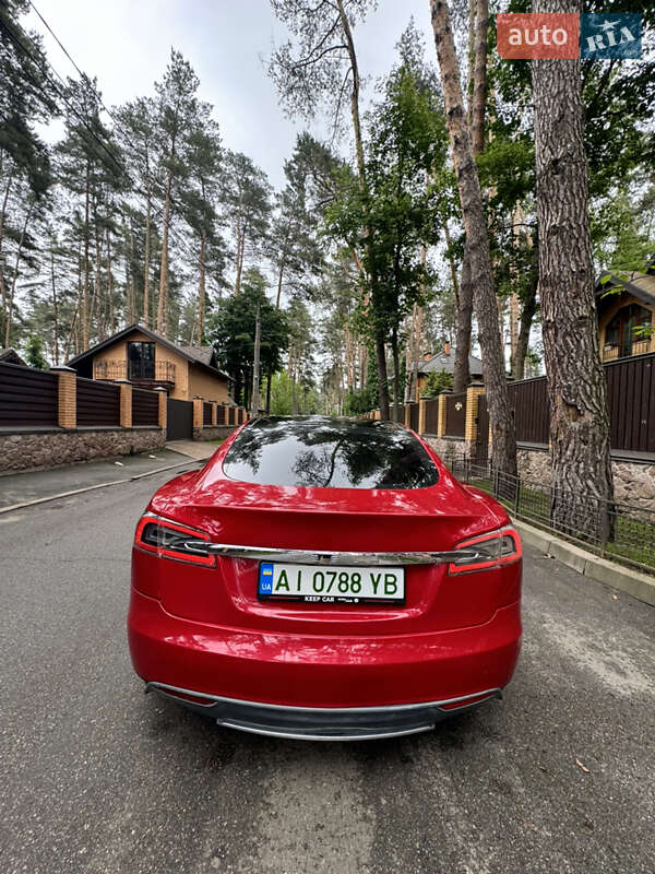 Лифтбек Tesla Model S 2014 в Киеве