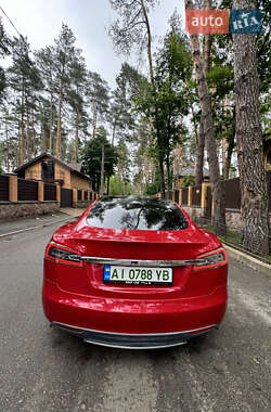 Лифтбек Tesla Model S 2014 в 