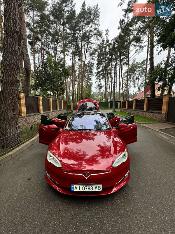 Лифтбек Tesla Model S 2014 в Киеве