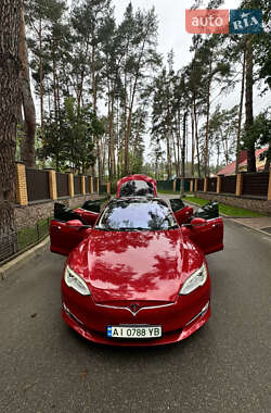 Лифтбек Tesla Model S 2014 в 