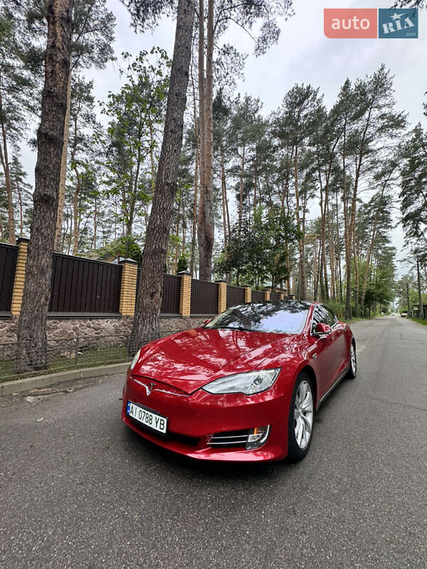 Лифтбек Tesla Model S 2014 в Киеве