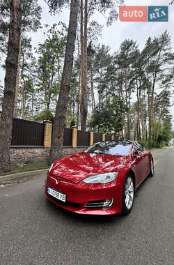Лифтбек Tesla Model S 2014 в 