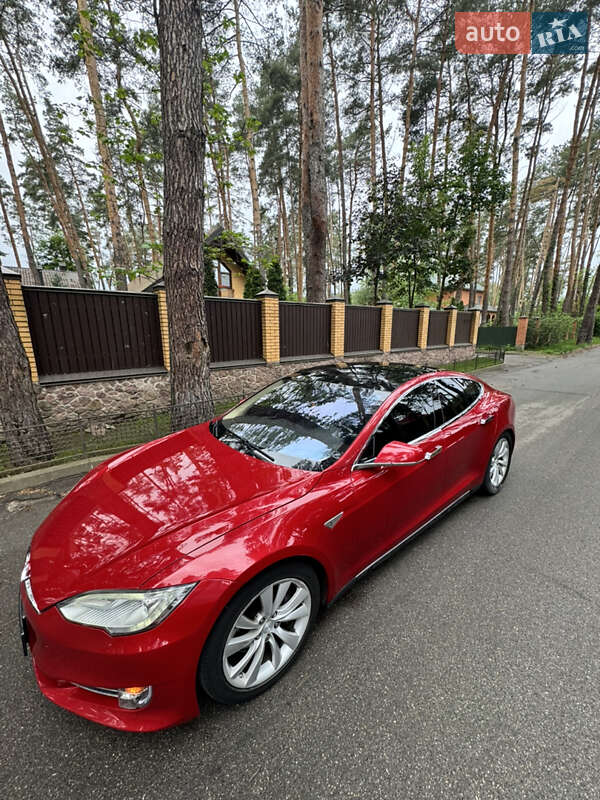 Лифтбек Tesla Model S 2014 в Киеве