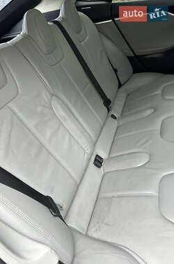 Лифтбек Tesla Model S 2013 в 