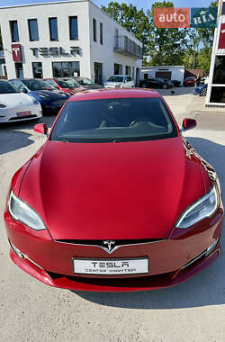 Лифтбек Tesla Model S 2017 в 