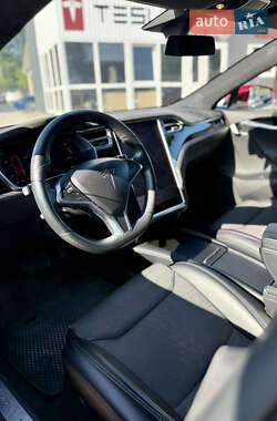 Лифтбек Tesla Model S 2017 в 
